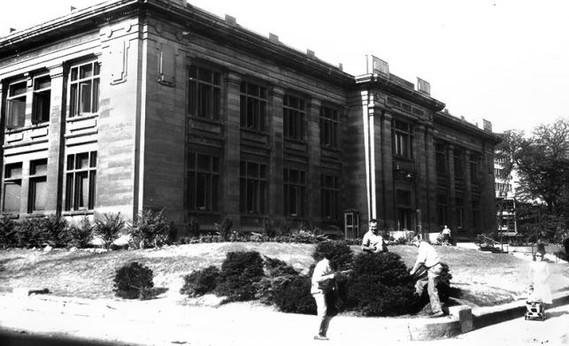 Archival photo of original Hamilton Public Library Central Library